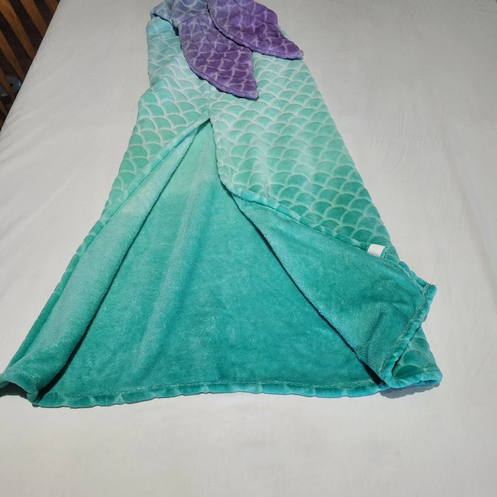 Mermaid Throw Blanket Ombre Color Purple Blue Fish Tail Scale Soft Fleece Velour